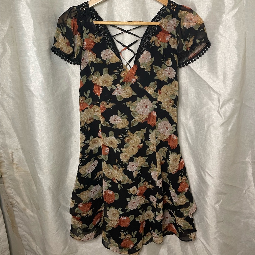 Miss Me Floral Print Black Corset Style Lace Up Back V-Neck Summer Mini Dress